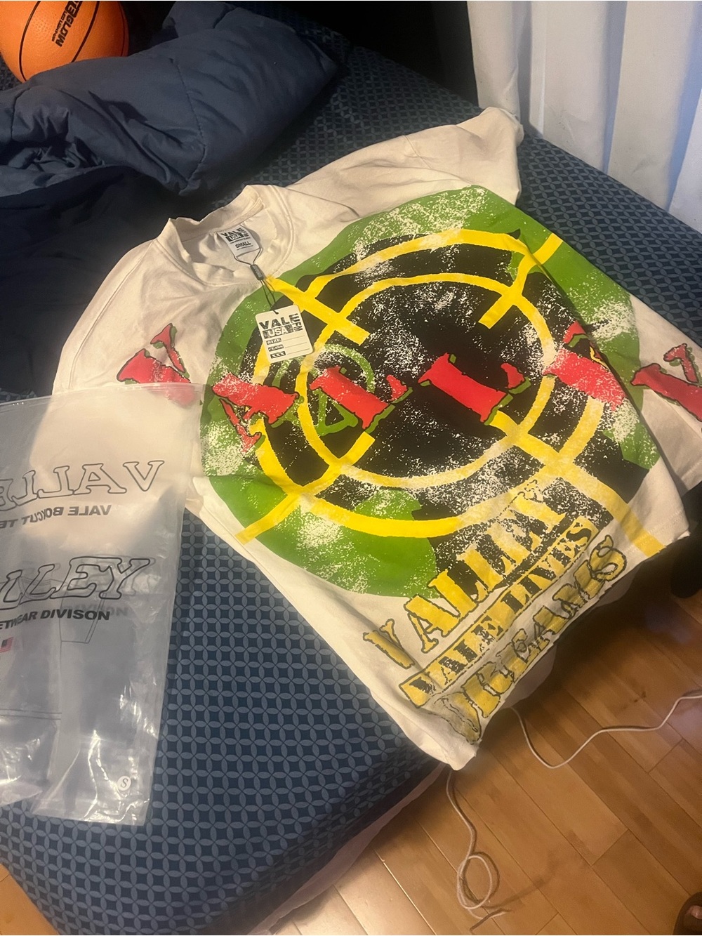 Vale Forever white tee Brand New
